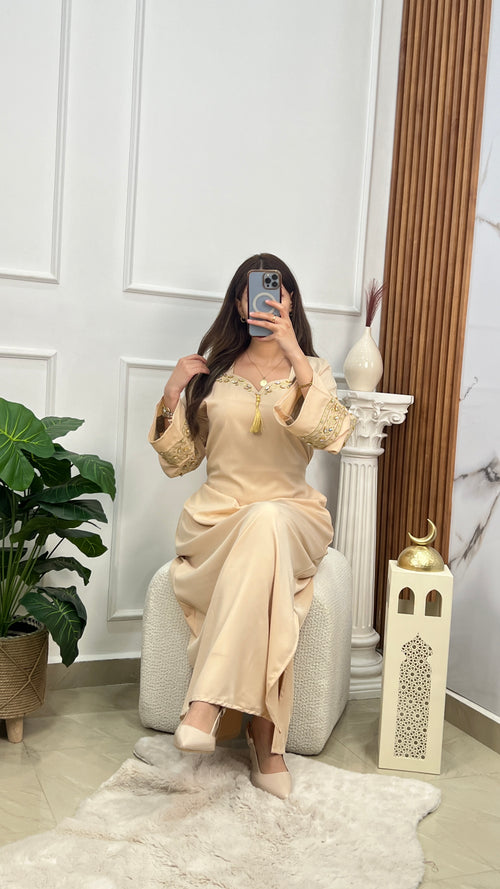 جبة لعيد الفطر✨مطروزة ومحرجة